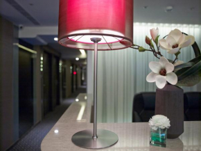 Отель Beauty Hotels - Hotel Bnight  Тайбэй